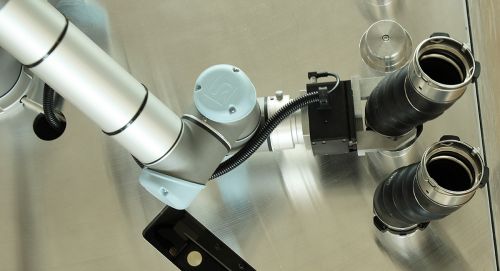 Meidlinger Roboter Prüfanlage Schlauchfertigung